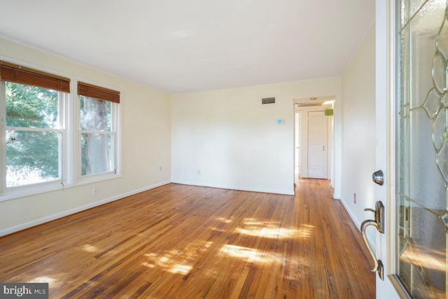 1224 SIMMONS DR, Rockville, MD 20851