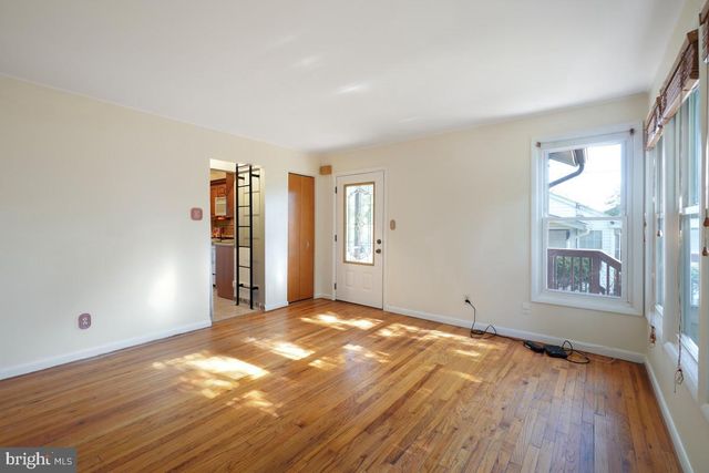 1224 SIMMONS DR, Rockville, MD 20851