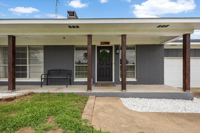 2300 Country Club Drive, Canton, TX 75103