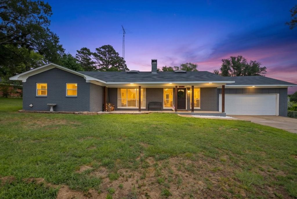2300 Country Club Drive, Canton, TX 75103