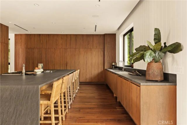 4930 Edgerton Avenue, Encino, CA 91436