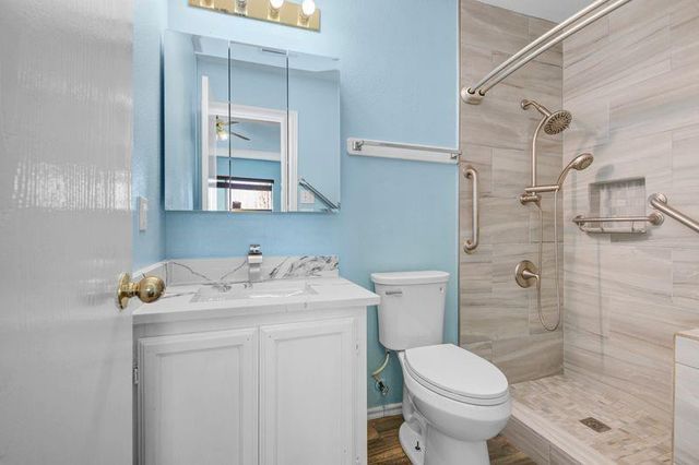 12610 Rio Bravo Street, Rosharon, TX 77583