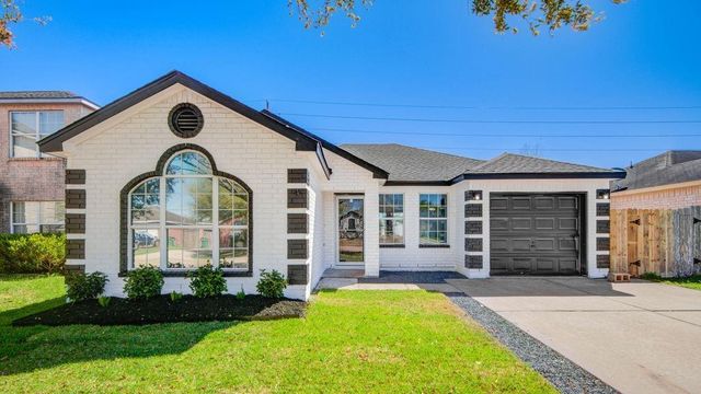 12610 Rio Bravo Street, Rosharon, TX 77583