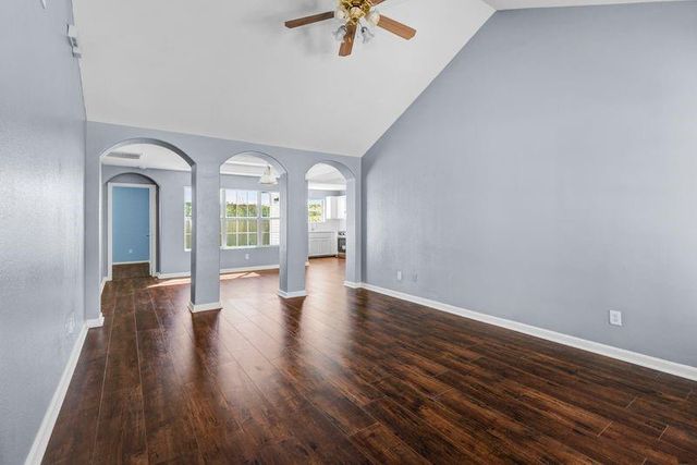 12610 Rio Bravo Street, Rosharon, TX 77583