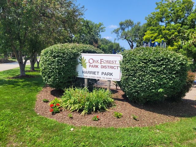 15948 Grove Avenue, Oak Forest, IL 60452