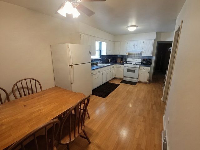 15948 Grove Avenue, Oak Forest, IL 60452