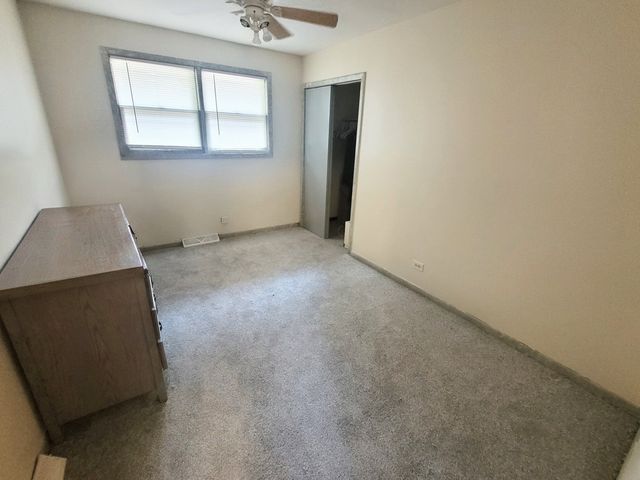 15948 Grove Avenue, Oak Forest, IL 60452