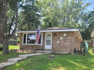 15948 Grove Avenue, Oak Forest, IL 60452
