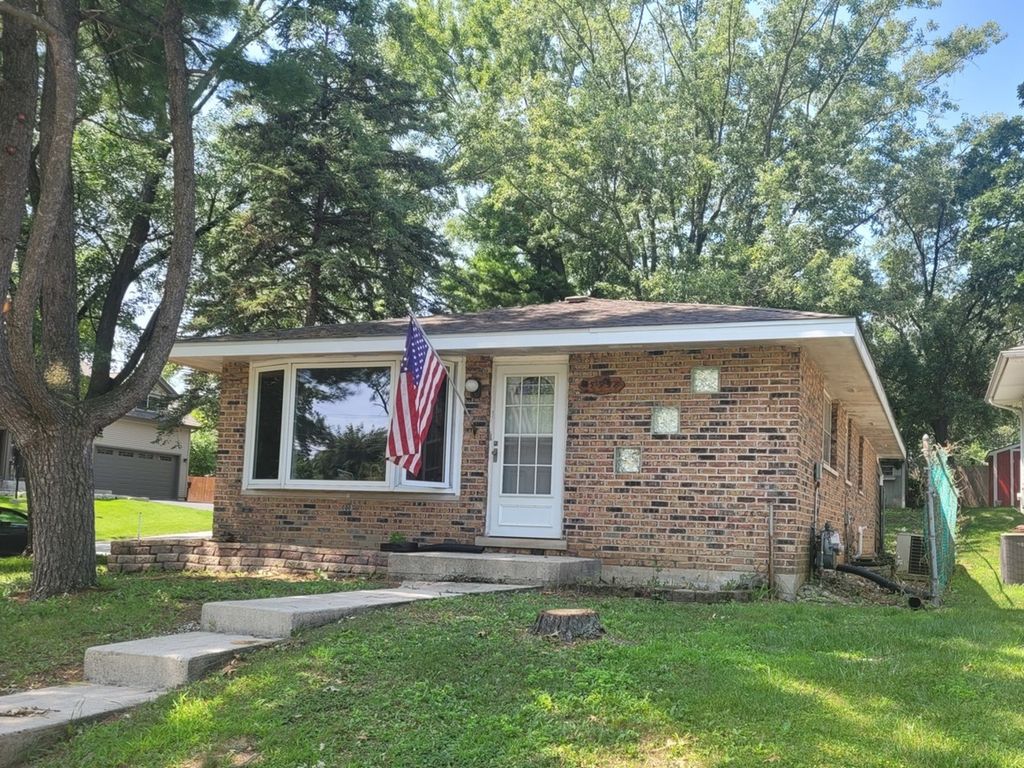 15948 Grove Avenue, Oak Forest, IL 60452