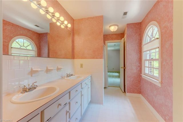 1406 Gibbs Road, Reidsville, NC 27320