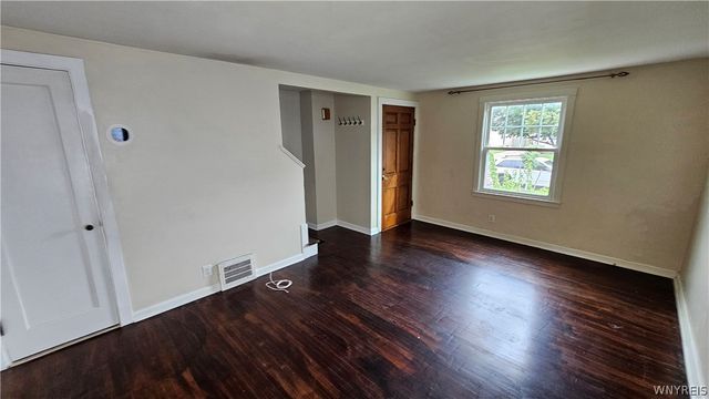 107 Fowler Avenue Left, Tonawanda, NY 14217