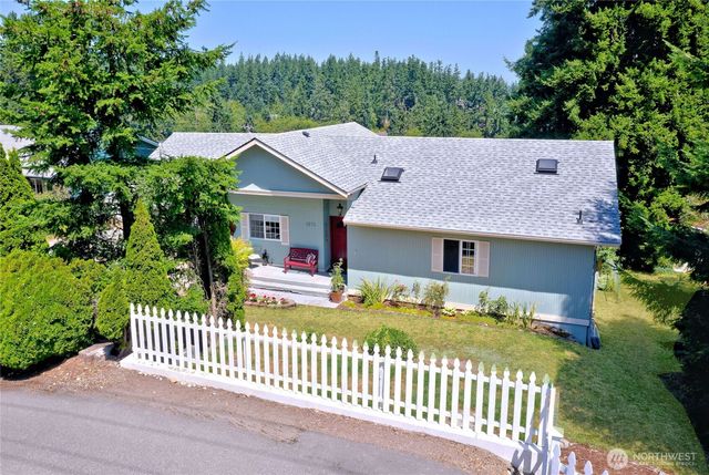 1273 SE Camano Drive, Camano Island, WA 98282
