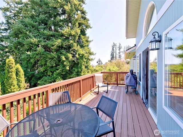 1273 SE Camano Drive, Camano Island, WA 98282