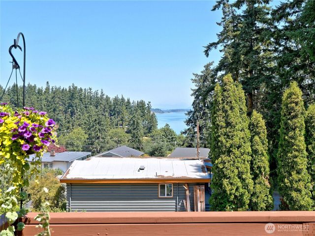 1273 SE Camano Drive, Camano Island, WA 98282
