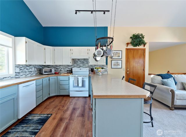 1273 SE Camano Drive, Camano Island, WA 98282