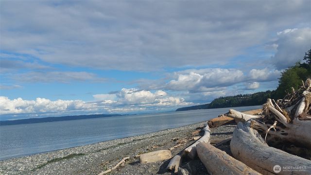 1273 SE Camano Drive, Camano Island, WA 98282