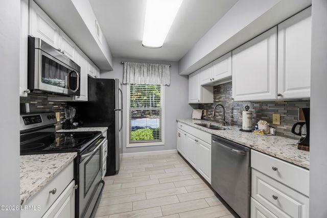 12 Valencia Rd Apt 2, Hilton Head Island, SC 29928