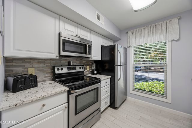 12 Valencia Rd Apt 2, Hilton Head Island, SC 29928