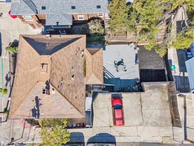 3300 Harrison St, Oakland, CA 94611