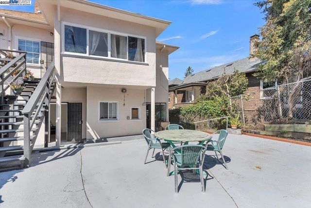 3300 Harrison St, Oakland, CA 94611