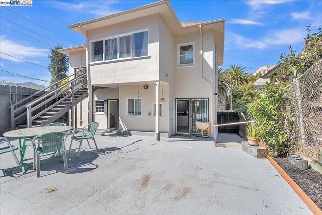 3300 Harrison St, Oakland, CA 94611