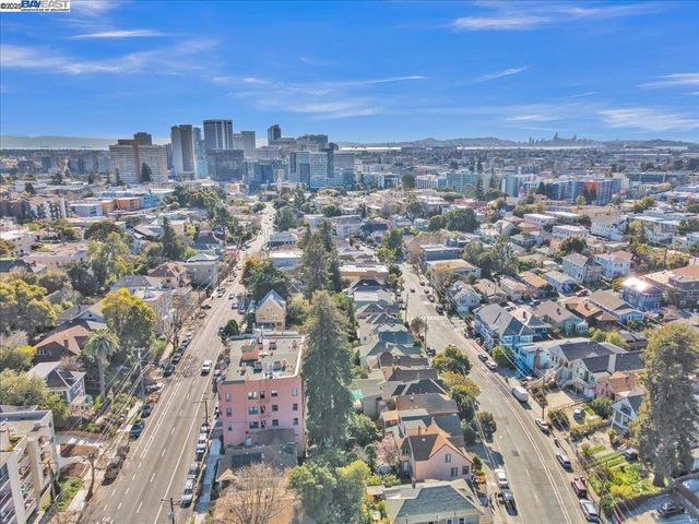 3300 Harrison St, Oakland, CA 94611