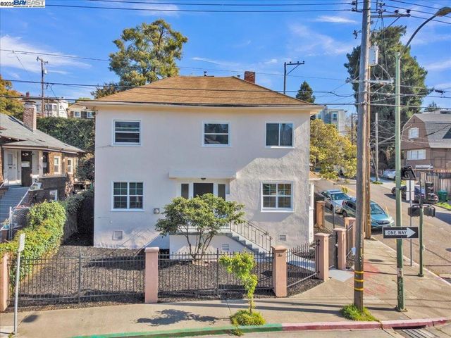 3300 Harrison St, Oakland, CA 94611