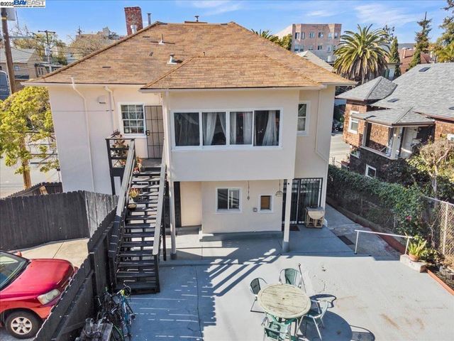 3300 Harrison St, Oakland, CA 94611