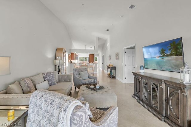 6730 Beach Resort DR 16, Naples, FL 34114