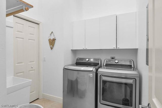 6730 Beach Resort DR 16, Naples, FL 34114