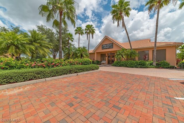 6730 Beach Resort DR 16, Naples, FL 34114