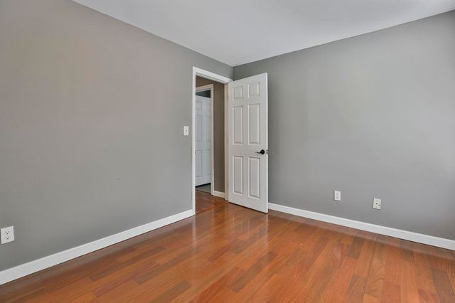 3 Evergreen Drive, Hudson, NH 03051