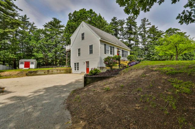 3 Evergreen Drive, Hudson, NH 03051
