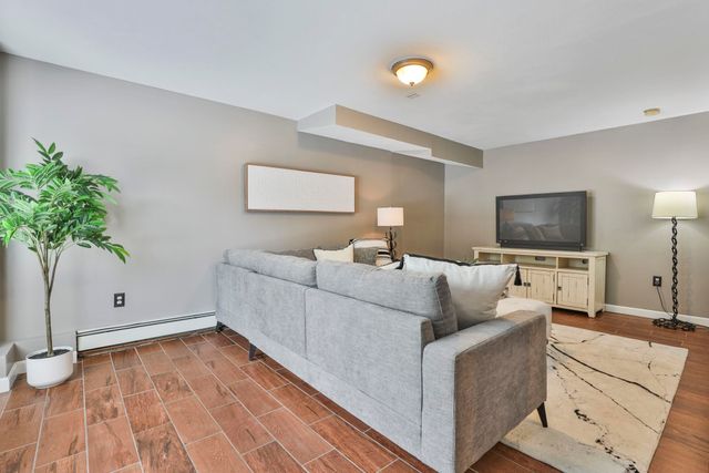 3 Evergreen Drive, Hudson, NH 03051