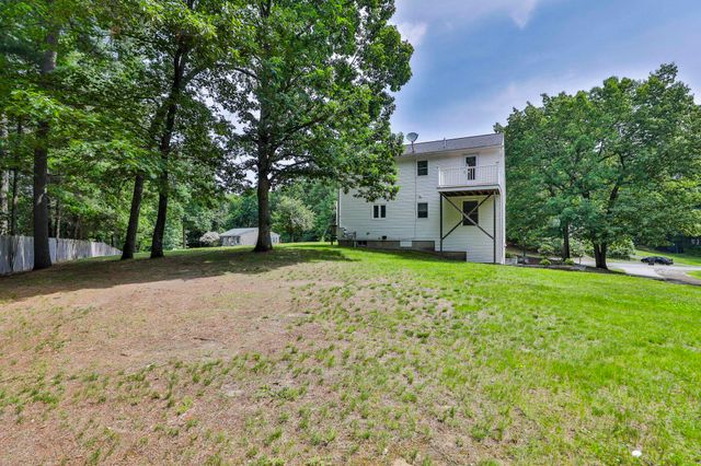 3 Evergreen Drive, Hudson, NH 03051