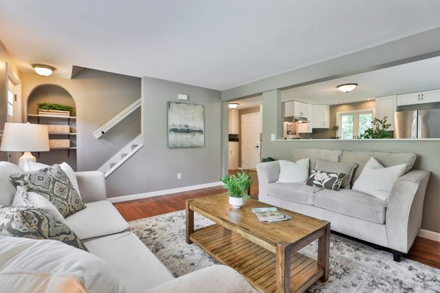 3 Evergreen Drive, Hudson, NH 03051
