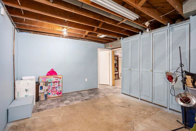 211 Hodson Avenue, Mishawaka, IN 46544