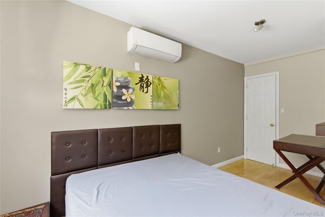 14328 41st Avenue 2D, Flushing, NY 11355