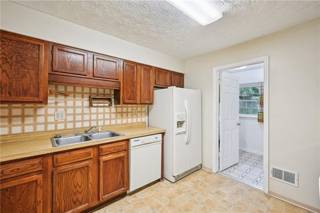 187 Timber Creek SW Lane, Marietta, GA 30060