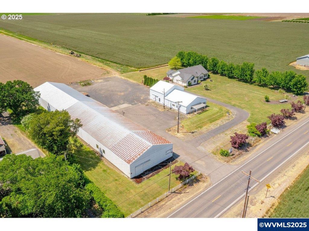 Image 1 of property listing at 17780 SE Wallace Rd, Dayton, OR 97114