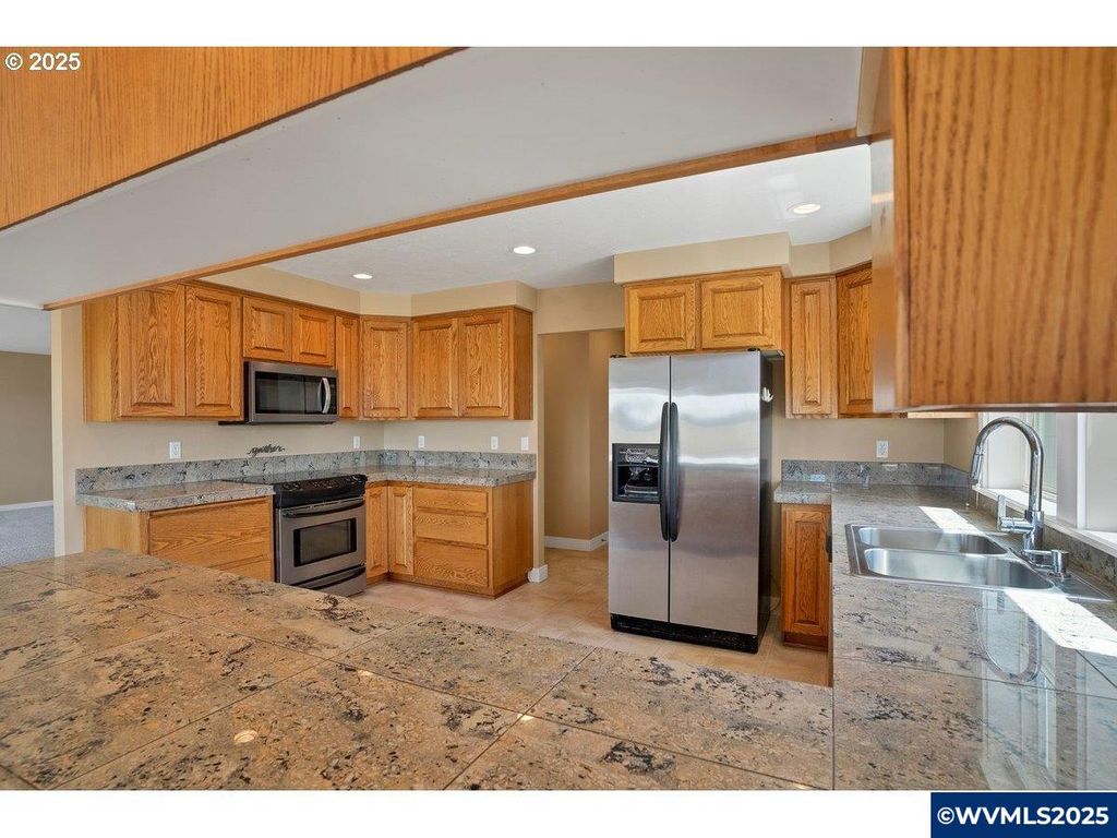 Image 11 of property listing at 17780 SE Wallace Rd, Dayton, OR 97114