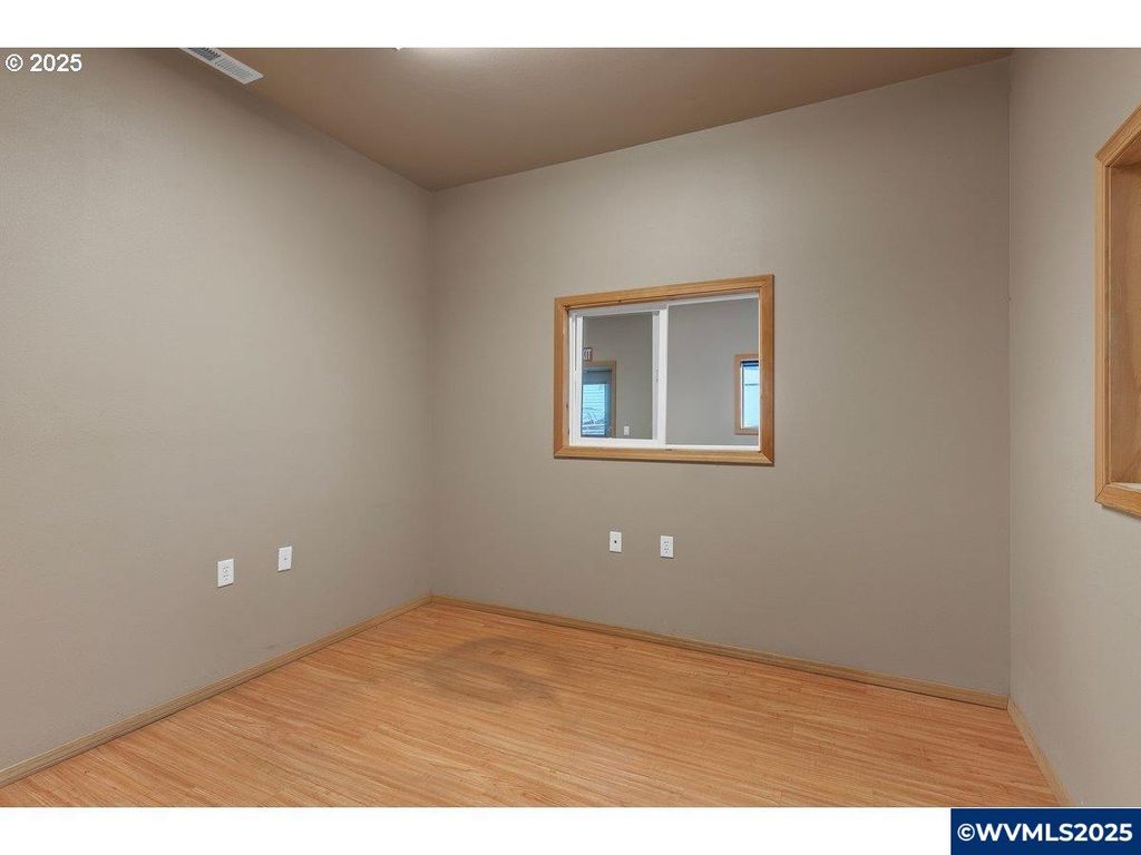 Image 23 of property listing at 17780 SE Wallace Rd, Dayton, OR 97114