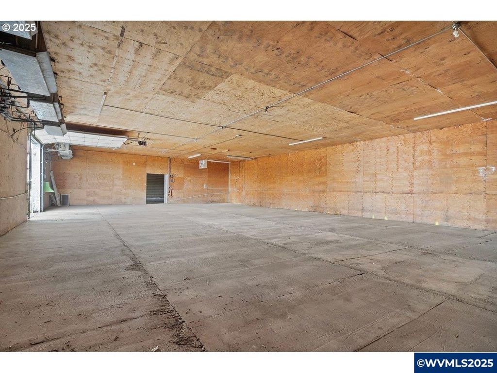 Image 26 of property listing at 17780 SE Wallace Rd, Dayton, OR 97114