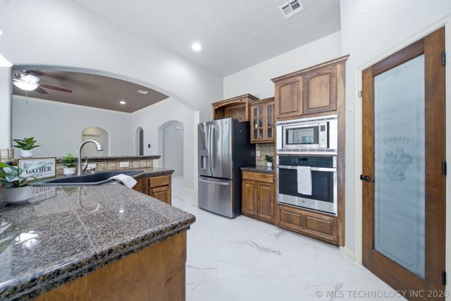 26640 Duck Pond Lane, Claremore, OK 74019