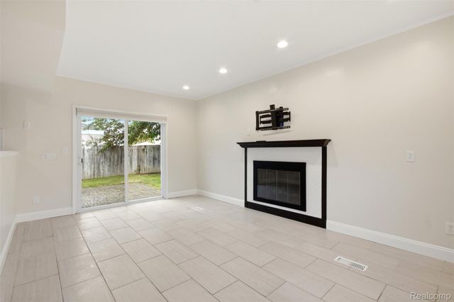 2742 Downey Drive, Troy, MI 48083