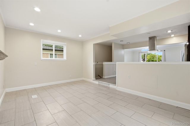 2742 Downey Drive, Troy, MI 48083