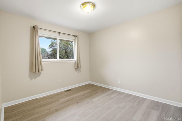 2742 Downey Drive, Troy, MI 48083
