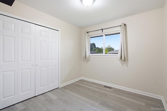 2742 Downey Drive, Troy, MI 48083