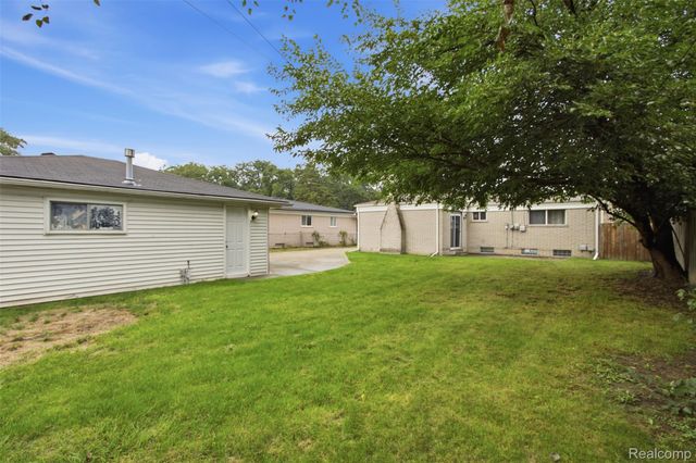 2742 Downey Drive, Troy, MI 48083
