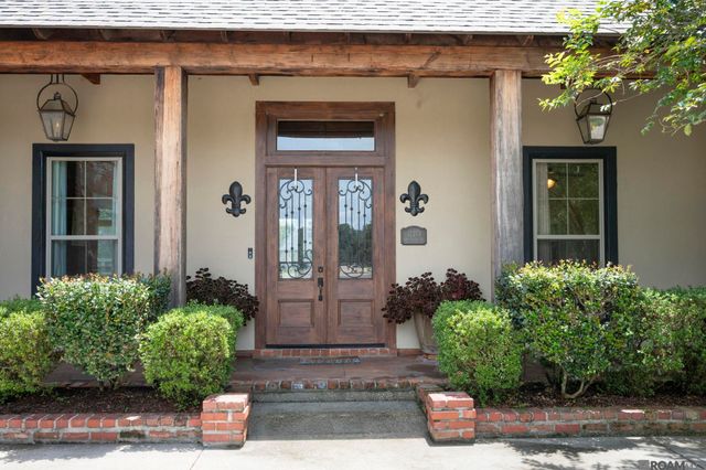 12274 Oak Colony Dr, Geismar, LA 70734
